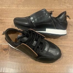 Black Leather Esseutesse Sneakers